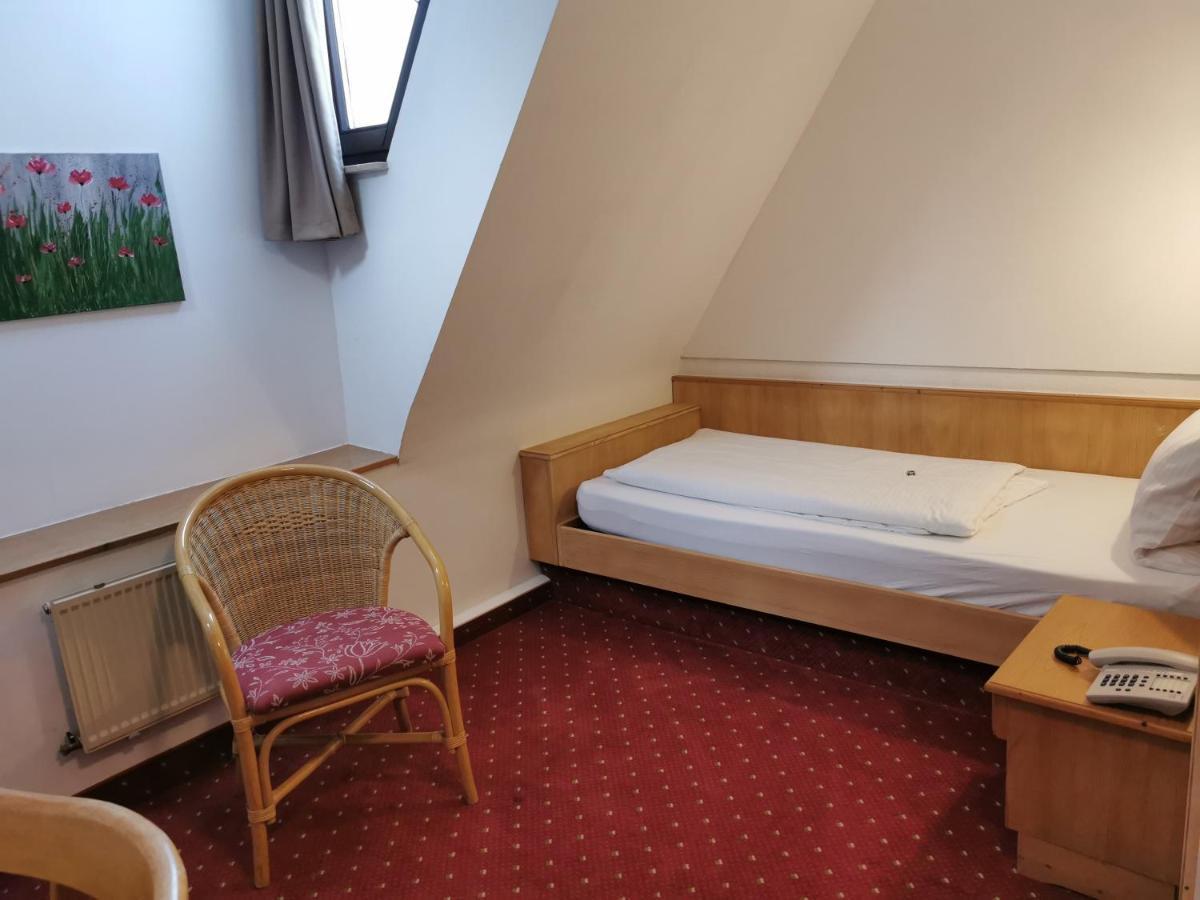 Landhotel Oelmuehle Mombris Exteriör bild